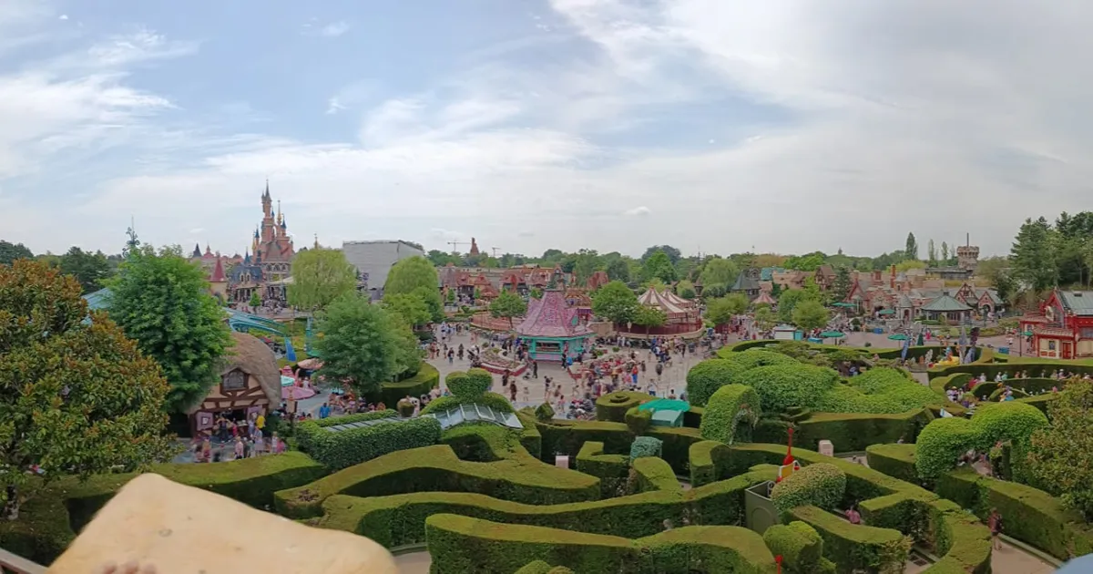 The Must-Do Attractions at Disneyland Paris Based on Your Group