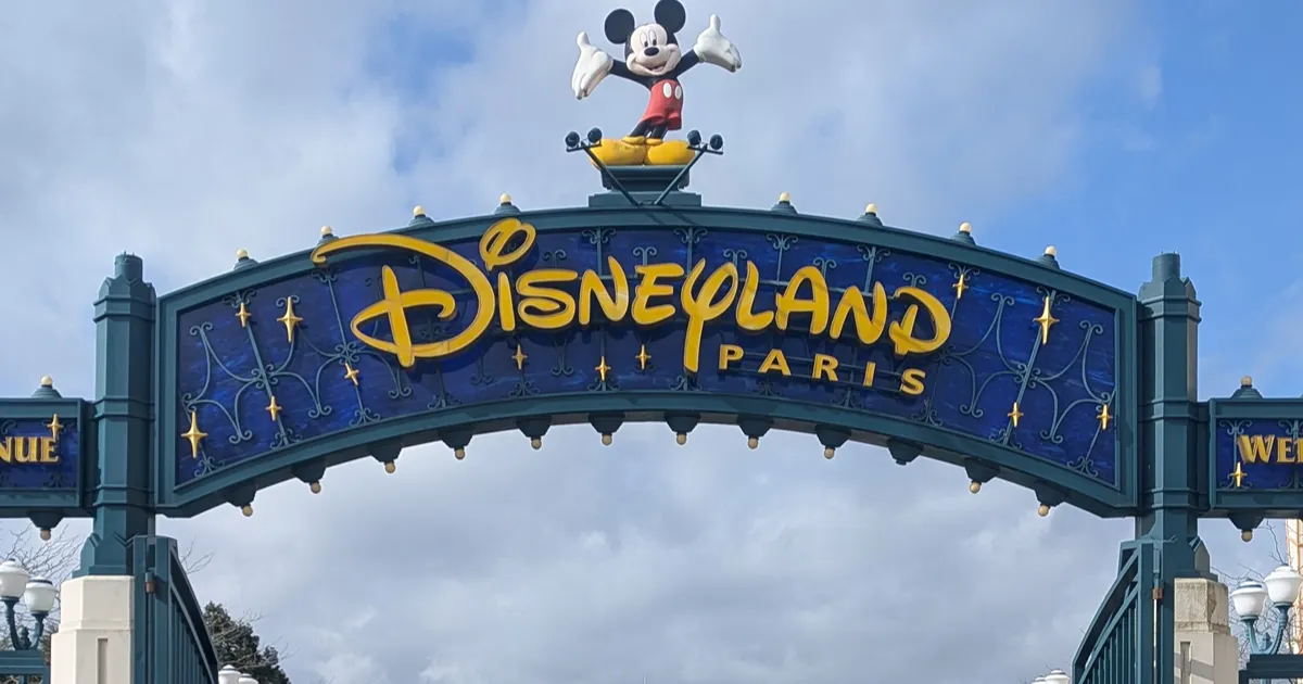 The Calendar Disneyland Paris Won't Show You: How to Pay Half Price for the Same Tickets