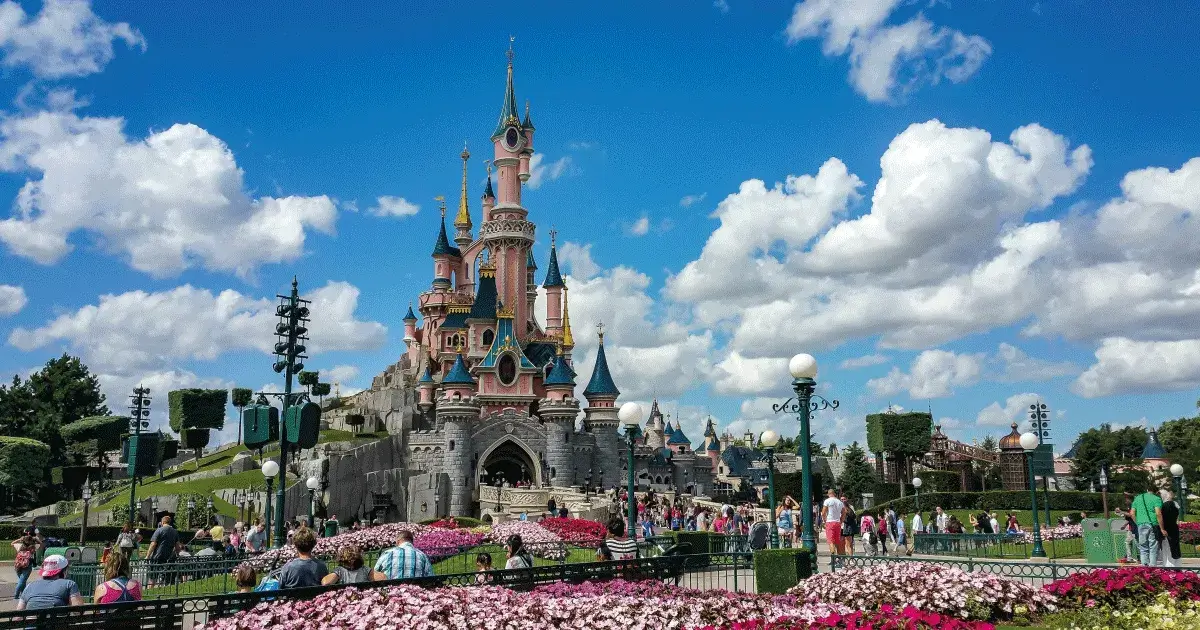 🌸 Secrets and Hidden Messages in the Gardens of Central Plaza