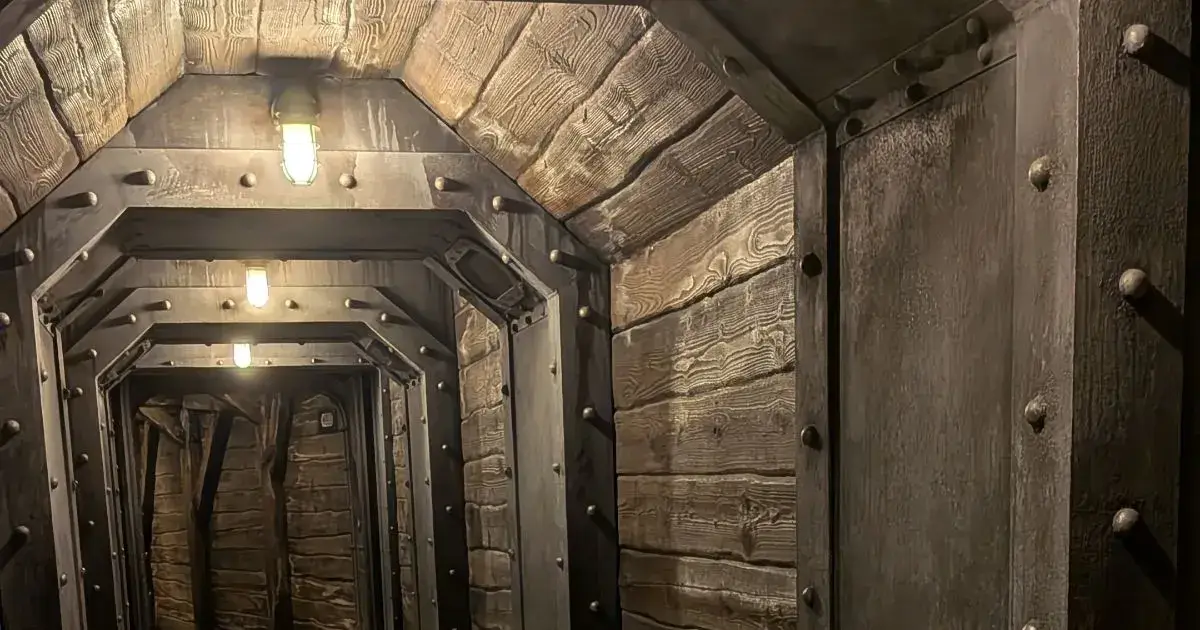 ☔🏰 What to Do at Disneyland Paris if It Rains? Survival Guide and Best Indoor Attractions