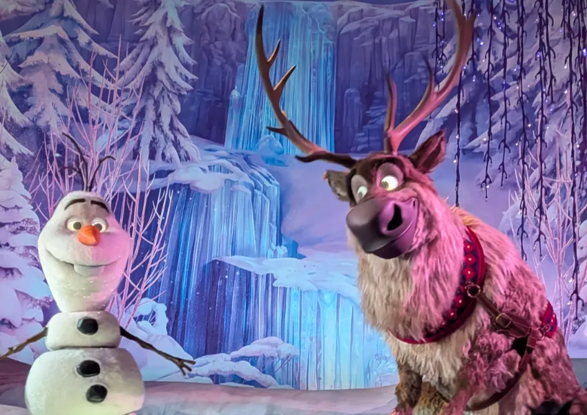 A-1000 animatronic at Frozen Ever After, Disneyland Paris