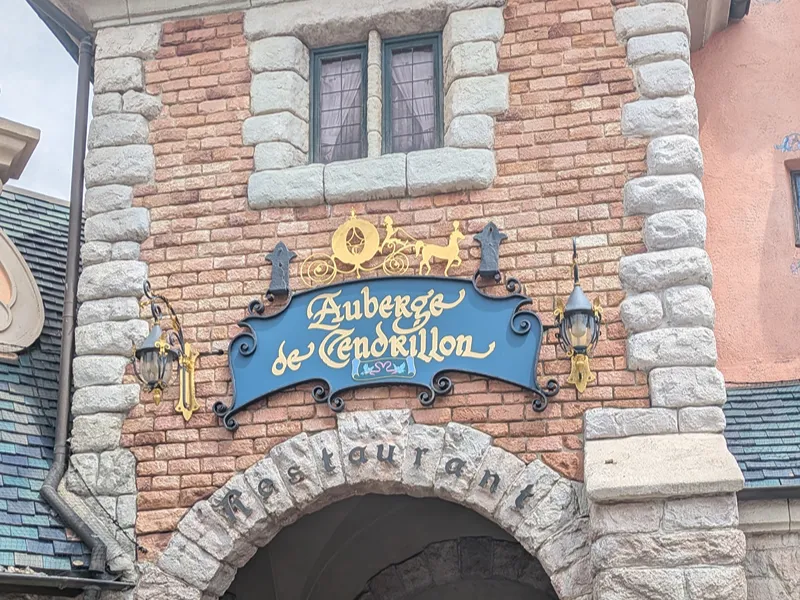 Food in the Frozen area of Disney Adventure World